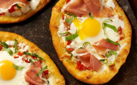 pizza con tomate buen desayuno de fitness